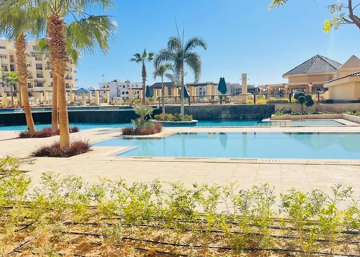 Luxury Pool View Apartment Hurghada
