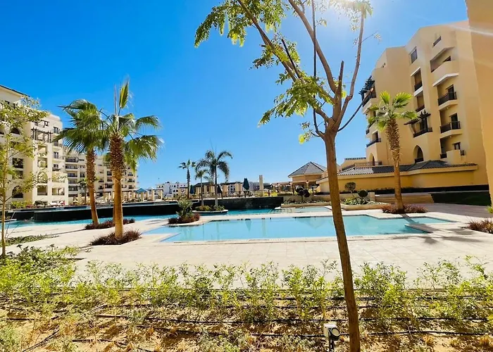 Luxury Pool View Apartment